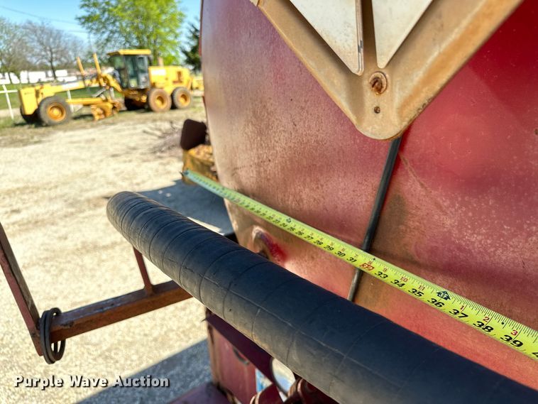 image for item OM9484 1991 Freightliner  FLD112 vacuum truck