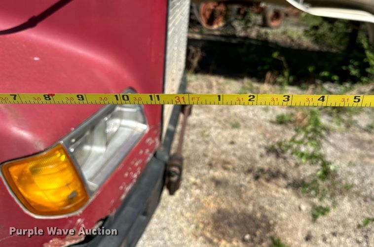 image for item OM9484 1991 Freightliner  FLD112 vacuum truck