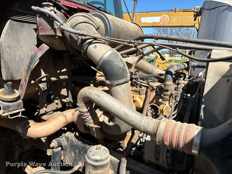 image for item OM9484 1991 Freightliner  FLD112 vacuum truck