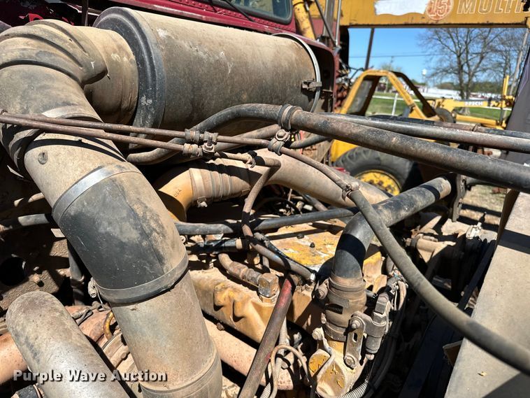 image for item OM9484 1991 Freightliner  FLD112 vacuum truck