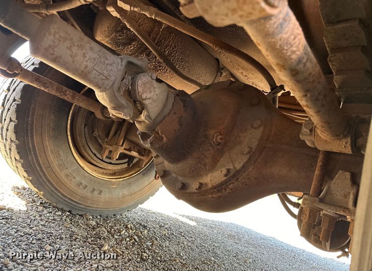 image for item OM9484 1991 Freightliner  FLD112 vacuum truck