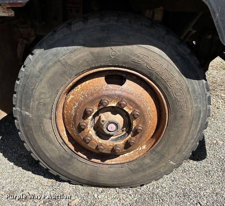 image for item OM9484 1991 Freightliner  FLD112 vacuum truck