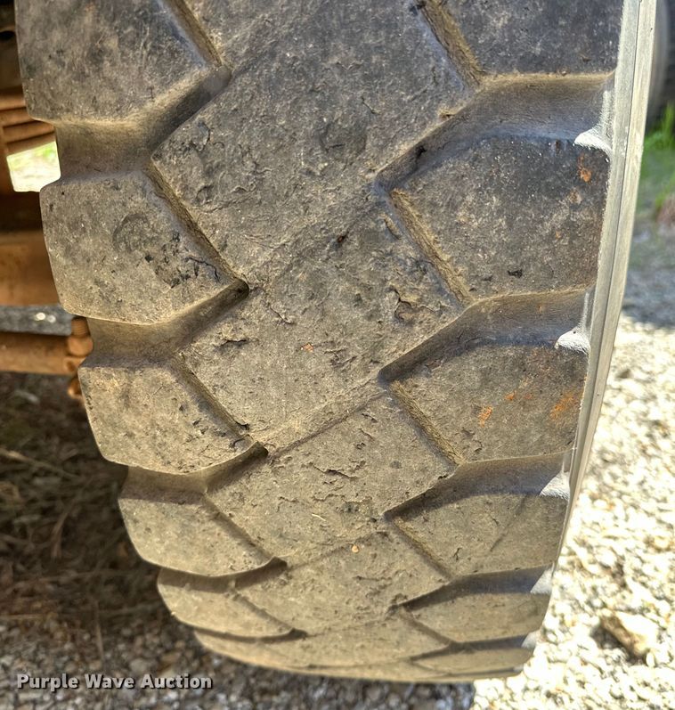 image for item OM9484 1991 Freightliner  FLD112 vacuum truck