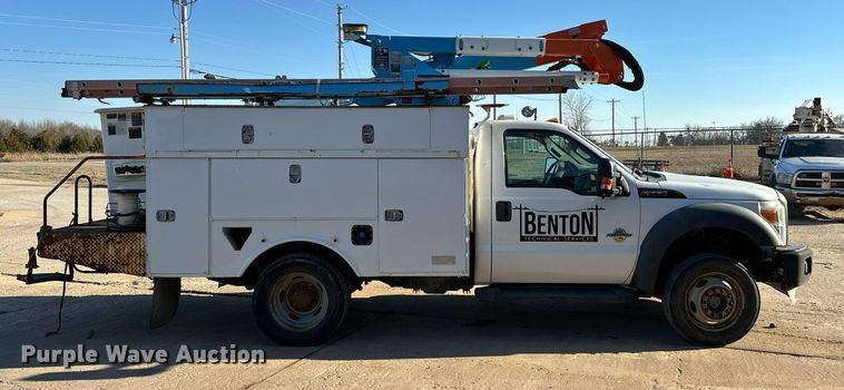 image for item OM9861 2011 Ford  F550 Super Duty XL bucket truck