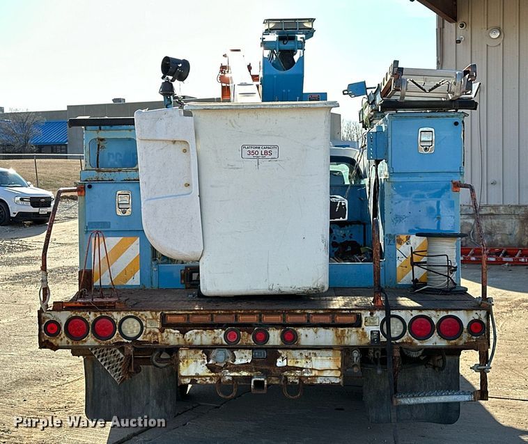 image for item OM9861 2011 Ford  F550 Super Duty XL bucket truck