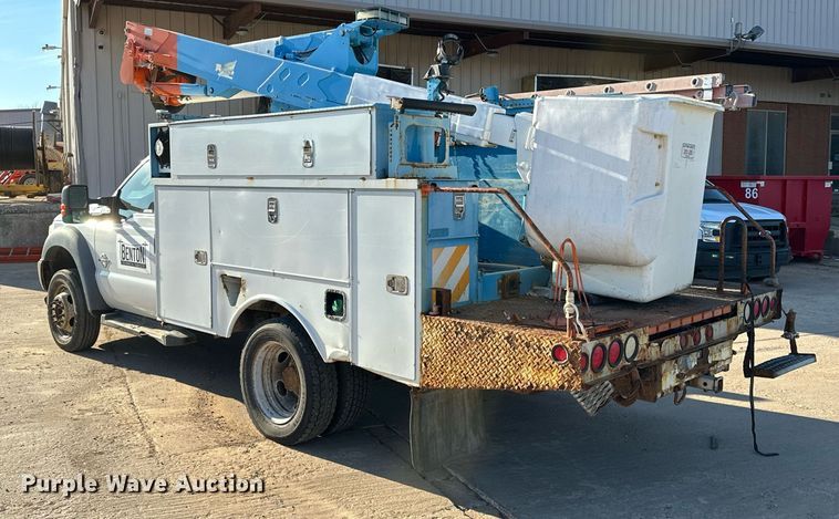 image for item OM9861 2011 Ford  F550 Super Duty XL bucket truck