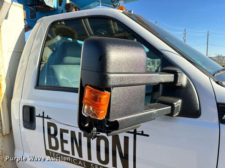 image for item OM9861 2011 Ford  F550 Super Duty XL bucket truck