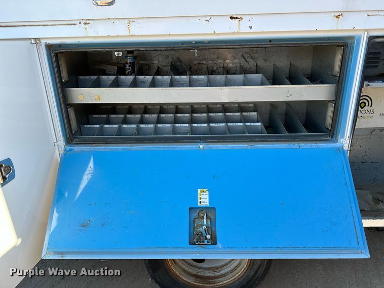 image for item OM9861 2011 Ford  F550 Super Duty XL bucket truck