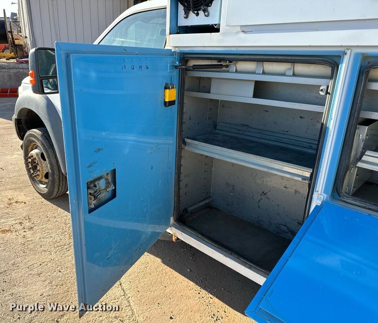 image for item OM9861 2011 Ford  F550 Super Duty XL bucket truck