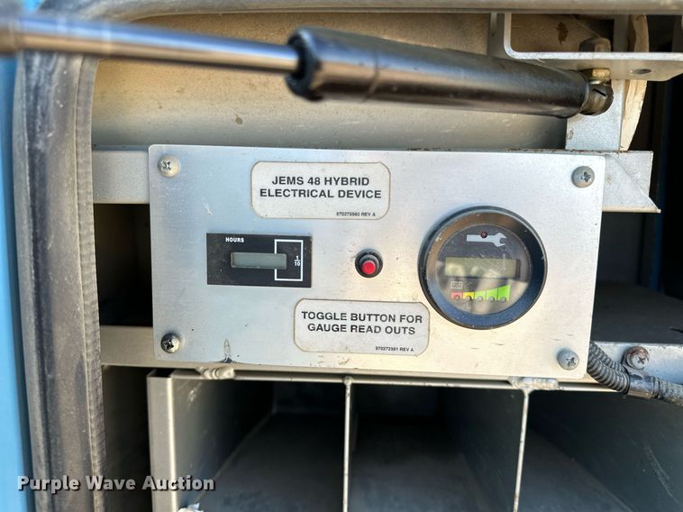 image for item OM9861 2011 Ford  F550 Super Duty XL bucket truck