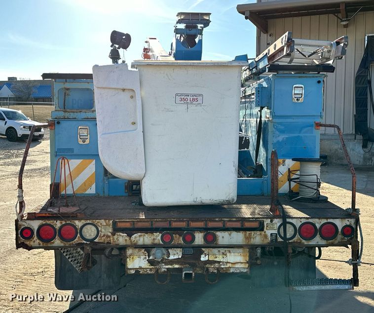 image for item OM9861 2011 Ford  F550 Super Duty XL bucket truck