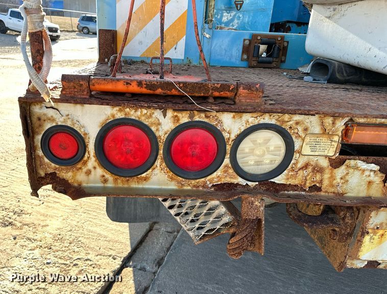 image for item OM9861 2011 Ford  F550 Super Duty XL bucket truck