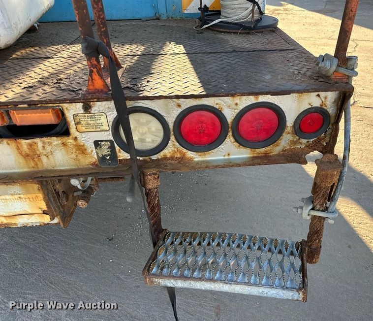 image for item OM9861 2011 Ford  F550 Super Duty XL bucket truck