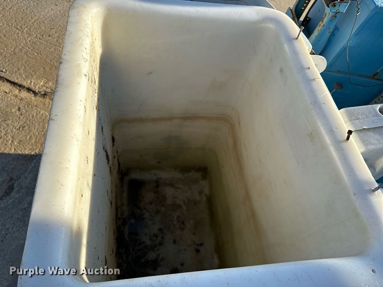 image for item OM9861 2011 Ford  F550 Super Duty XL bucket truck