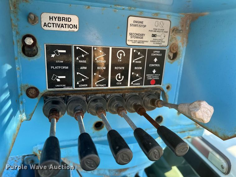 image for item OM9861 2011 Ford  F550 Super Duty XL bucket truck