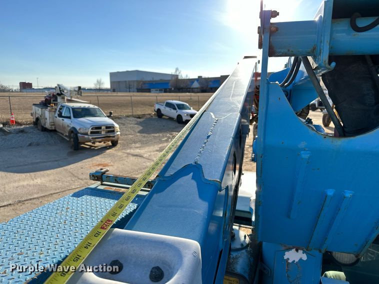 image for item OM9861 2011 Ford  F550 Super Duty XL bucket truck