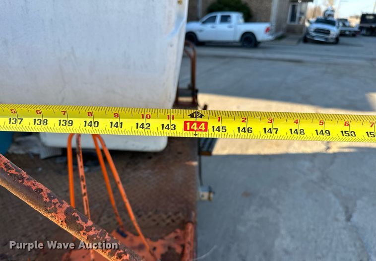 image for item OM9861 2011 Ford  F550 Super Duty XL bucket truck