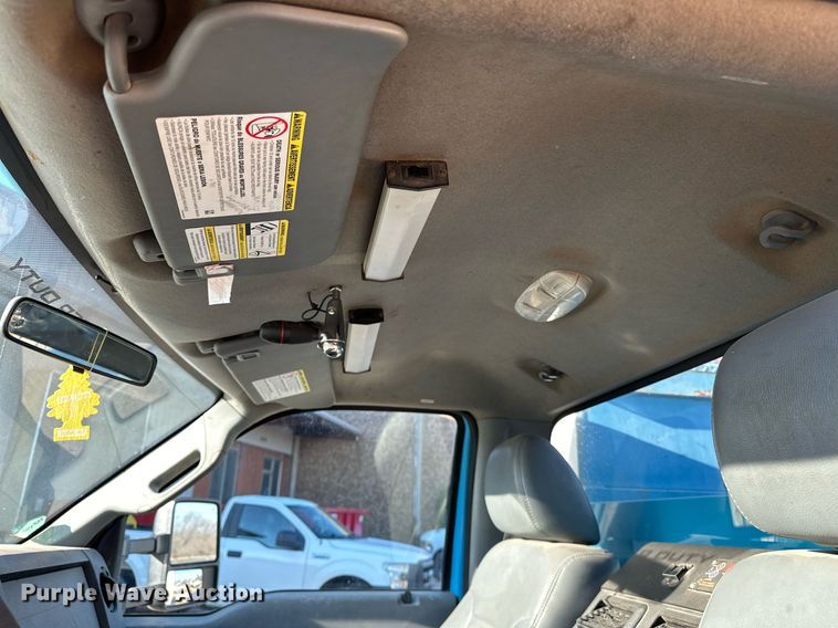 image for item OM9861 2011 Ford  F550 Super Duty XL bucket truck