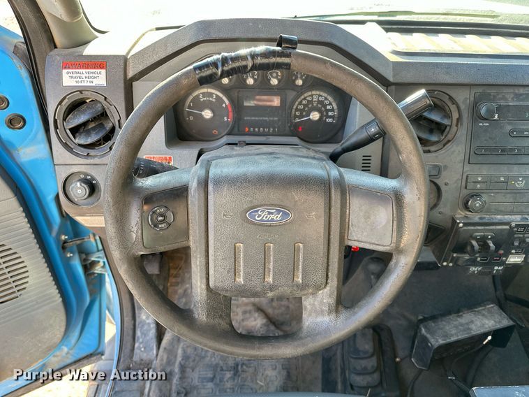 image for item OM9861 2011 Ford  F550 Super Duty XL bucket truck