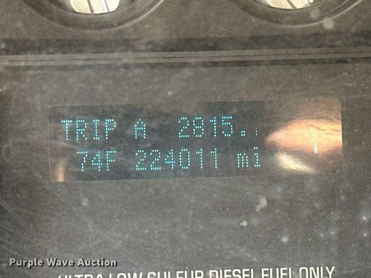 image for item OM9861 2011 Ford  F550 Super Duty XL bucket truck