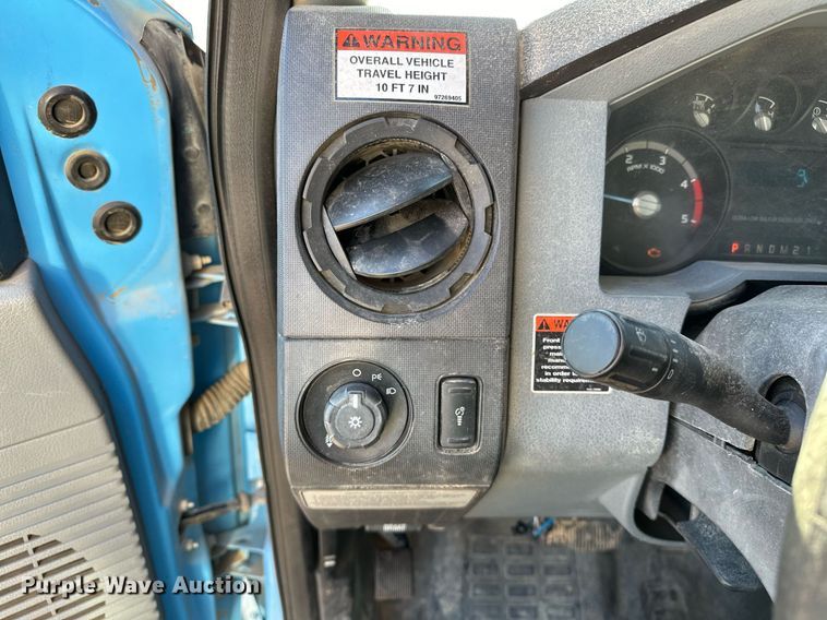 image for item OM9861 2011 Ford  F550 Super Duty XL bucket truck