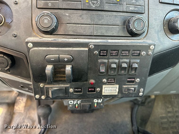 image for item OM9861 2011 Ford  F550 Super Duty XL bucket truck