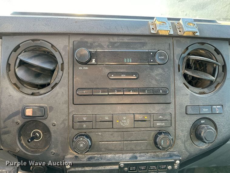 image for item OM9861 2011 Ford  F550 Super Duty XL bucket truck