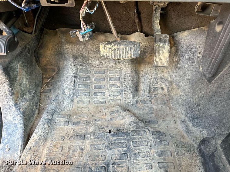 image for item OM9861 2011 Ford  F550 Super Duty XL bucket truck