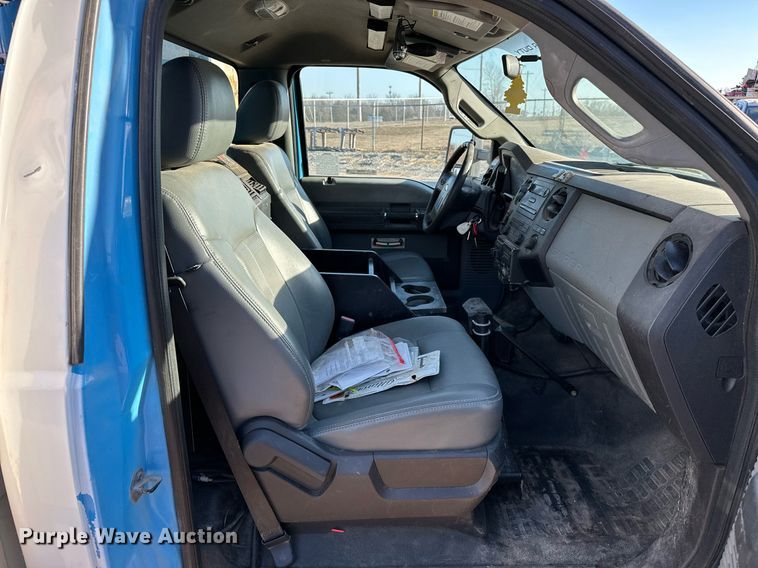 image for item OM9861 2011 Ford  F550 Super Duty XL bucket truck