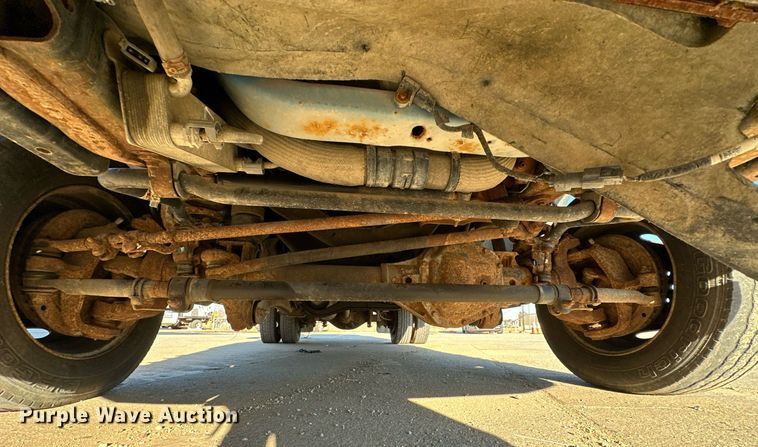 image for item OM9861 2011 Ford  F550 Super Duty XL bucket truck