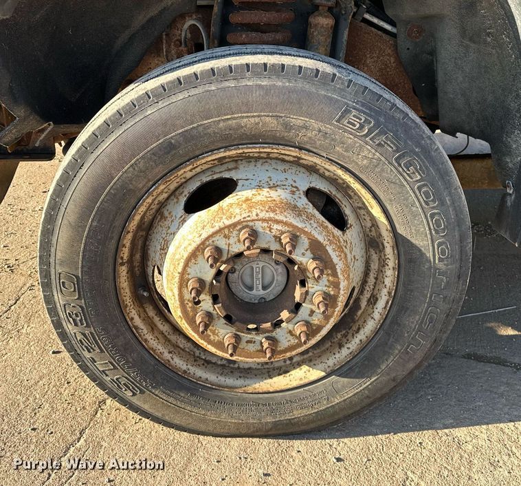 image for item OM9861 2011 Ford  F550 Super Duty XL bucket truck