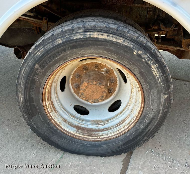 image for item OM9861 2011 Ford  F550 Super Duty XL bucket truck