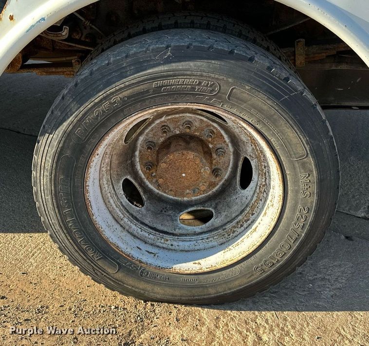 image for item OM9861 2011 Ford  F550 Super Duty XL bucket truck