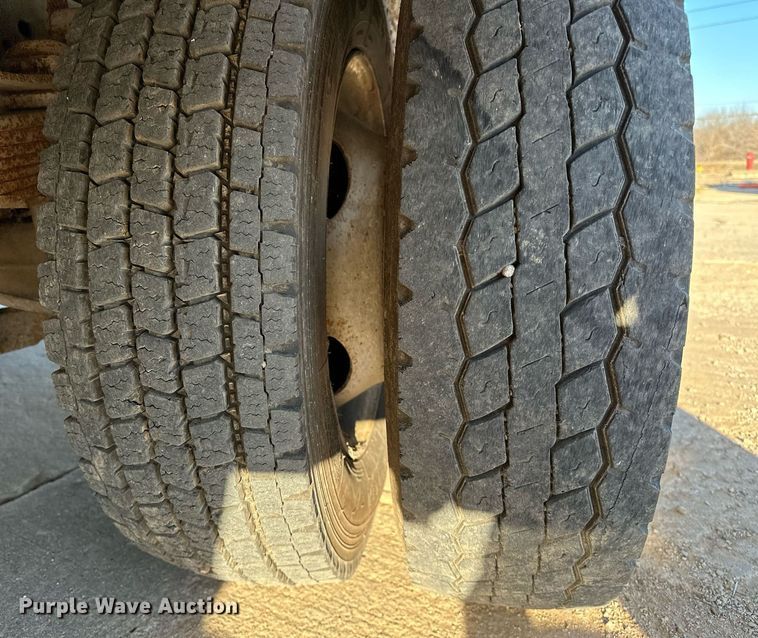 image for item OM9861 2011 Ford  F550 Super Duty XL bucket truck