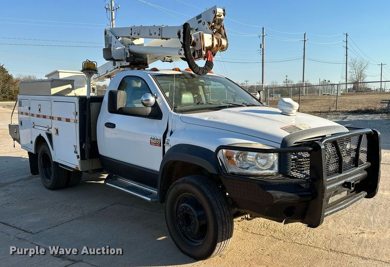 image for item OM9862 2009 Dodge Ram 5500HD bucket truck