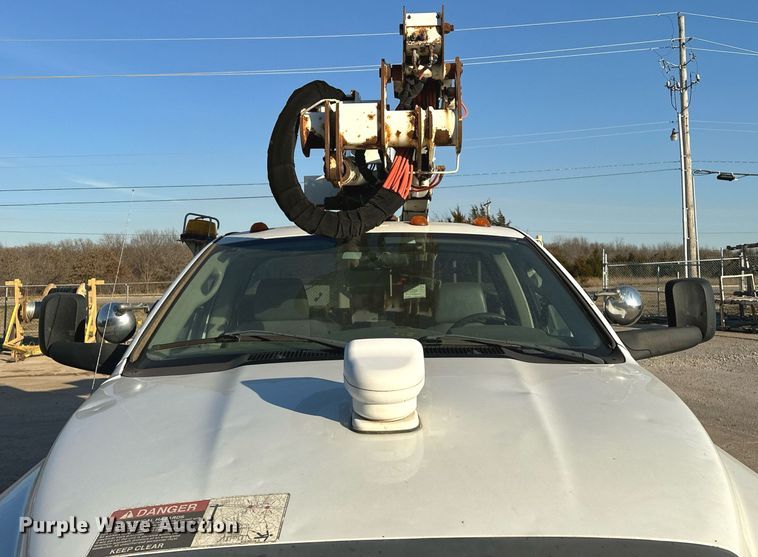 image for item OM9862 2009 Dodge Ram 5500HD bucket truck