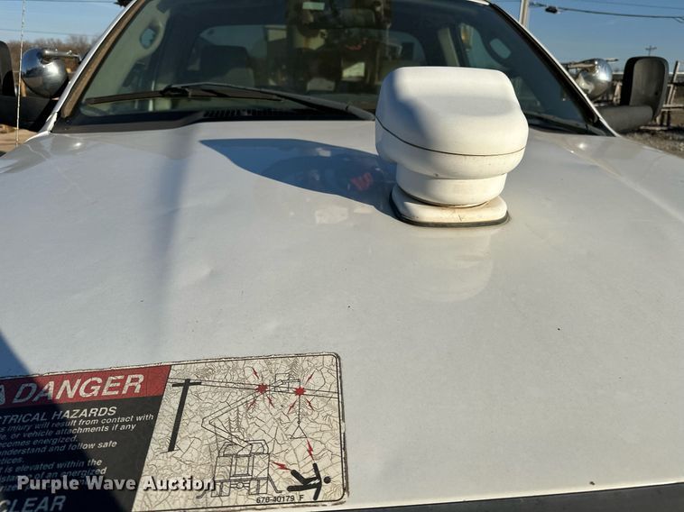 image for item OM9862 2009 Dodge Ram 5500HD bucket truck