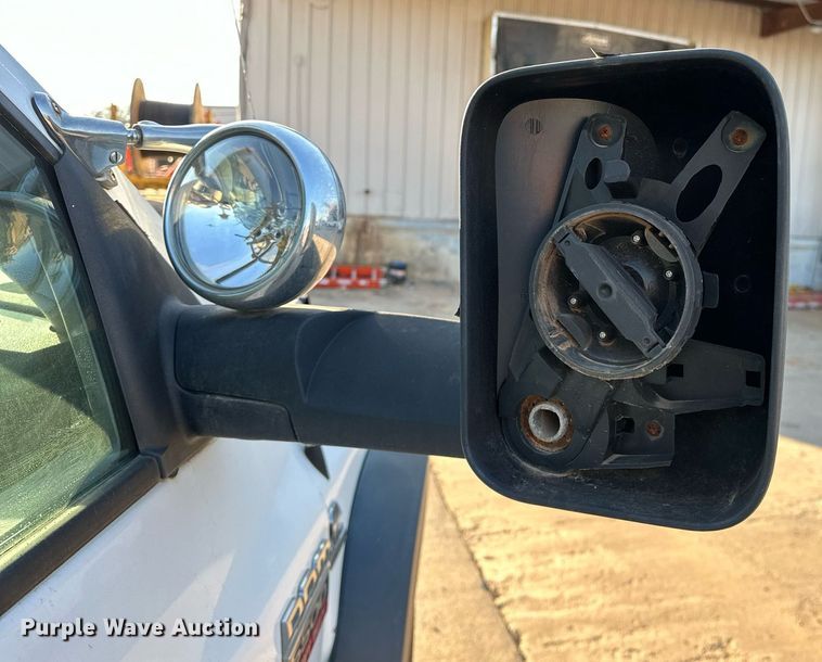 image for item OM9862 2009 Dodge Ram 5500HD bucket truck