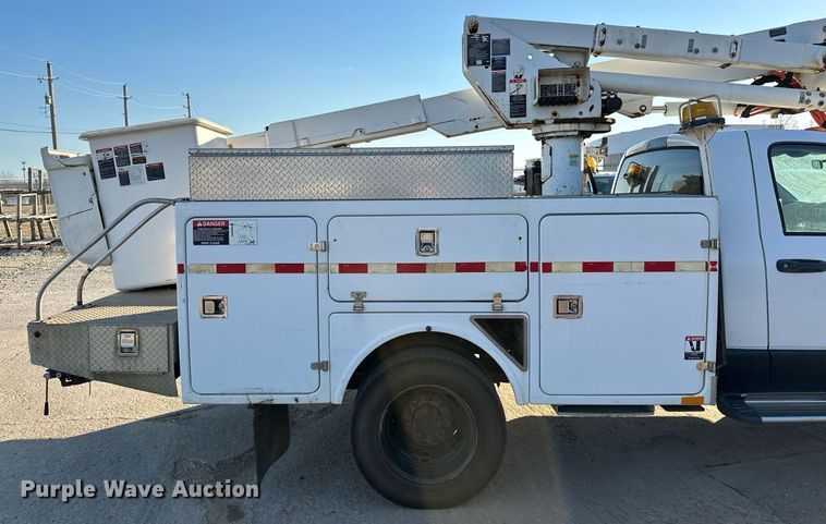 image for item OM9862 2009 Dodge Ram 5500HD bucket truck