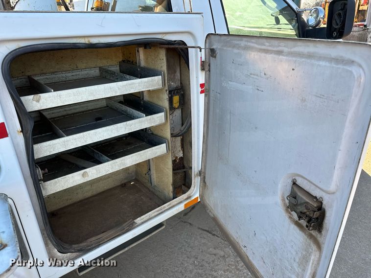 image for item OM9862 2009 Dodge Ram 5500HD bucket truck