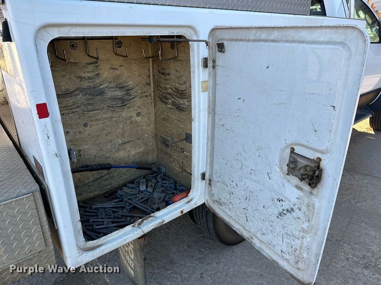 image for item OM9862 2009 Dodge Ram 5500HD bucket truck