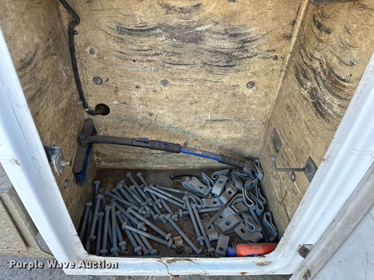 image for item OM9862 2009 Dodge Ram 5500HD bucket truck