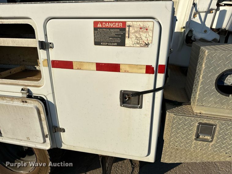 image for item OM9862 2009 Dodge Ram 5500HD bucket truck