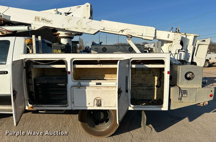 image for item OM9862 2009 Dodge Ram 5500HD bucket truck