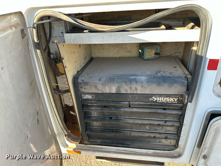 image for item OM9862 2009 Dodge Ram 5500HD bucket truck