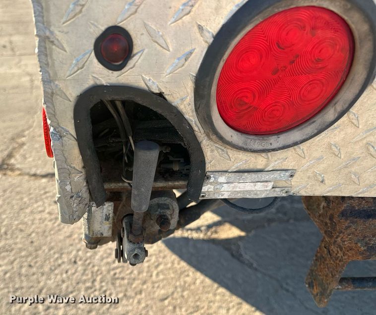 image for item OM9862 2009 Dodge Ram 5500HD bucket truck