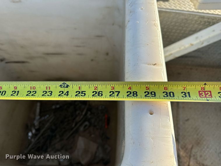 image for item OM9862 2009 Dodge Ram 5500HD bucket truck