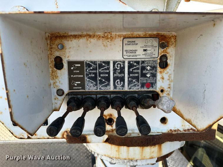 image for item OM9862 2009 Dodge Ram 5500HD bucket truck