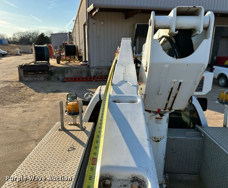 image for item OM9862 2009 Dodge Ram 5500HD bucket truck