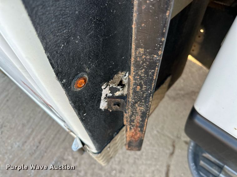 image for item OM9862 2009 Dodge Ram 5500HD bucket truck